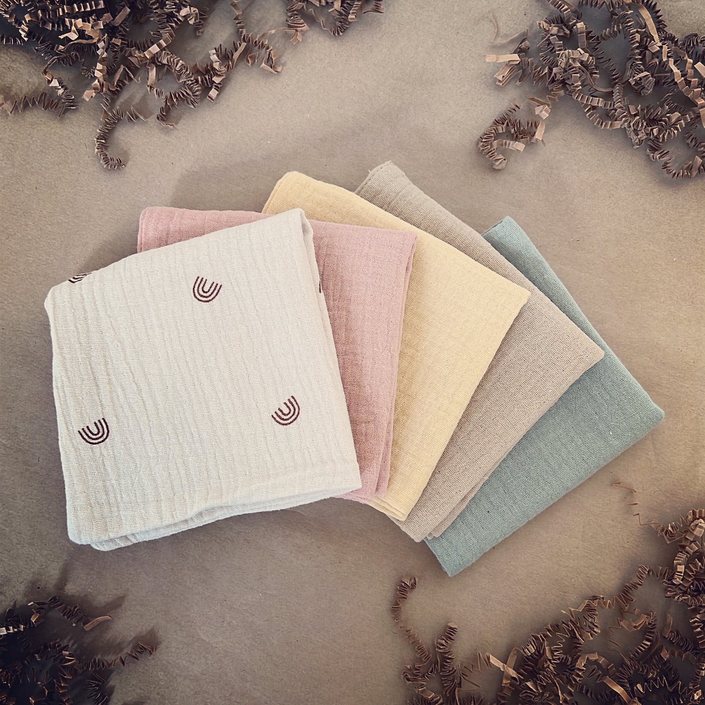 Set of 5 Soft and Absorbent Cotton Burp Cloths - Perfect Addition to Your Baby Gift Bundle