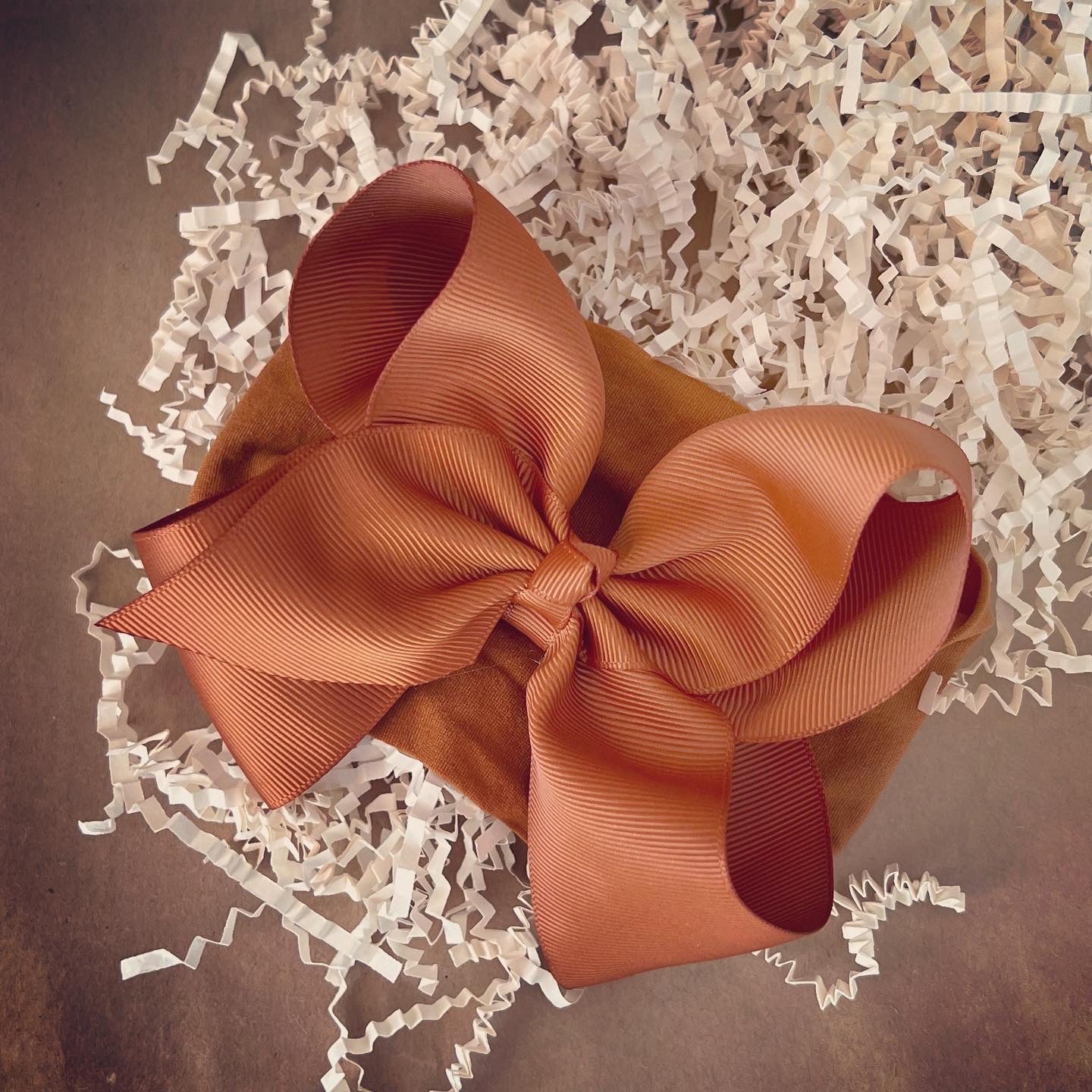 Soft and Stylish Baby Headband with Large Bow - Perfect Addition to Your Baby's Outfits