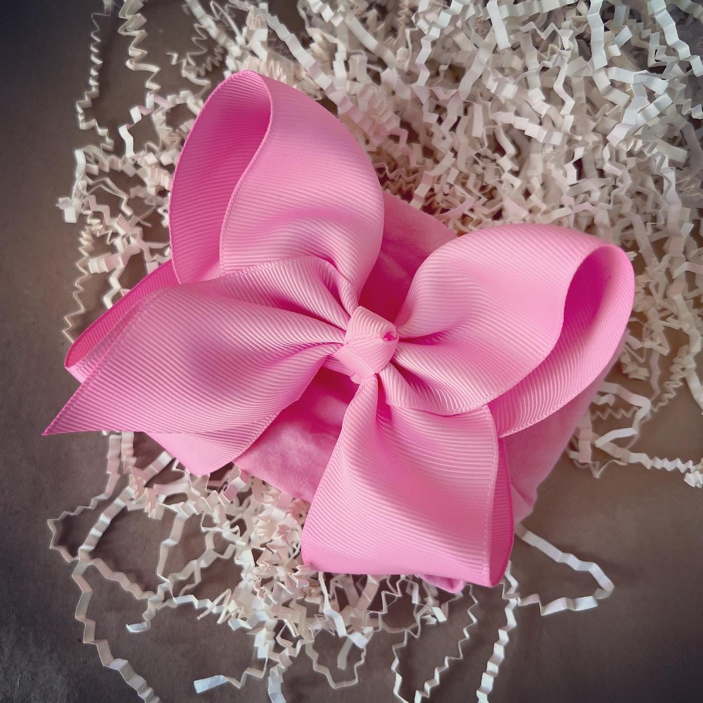 Soft and Stylish Baby Headband with Large Bow - Perfect Addition to Your Baby's Outfits